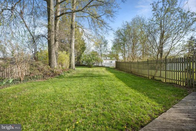 48 HELEN AVE, Maple Shade, NJ 08052