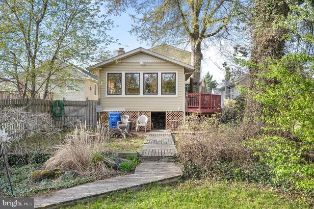 48 HELEN AVE, Maple Shade, NJ 08052
