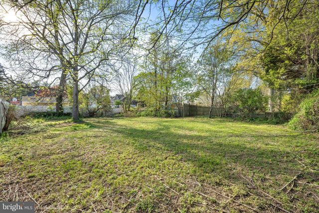 48 HELEN AVE, Maple Shade, NJ 08052