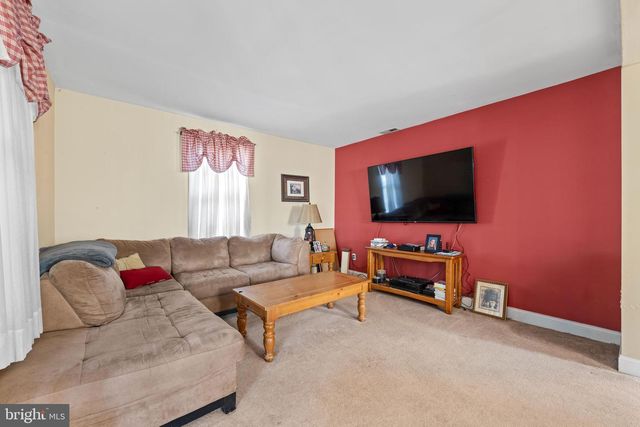 48 HELEN AVE, Maple Shade, NJ 08052