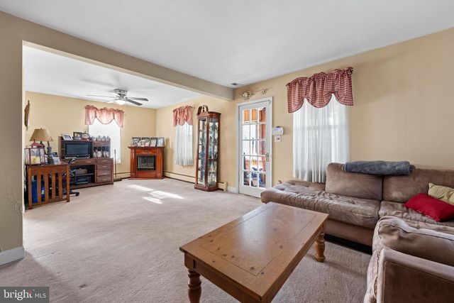 48 HELEN AVE, Maple Shade, NJ 08052