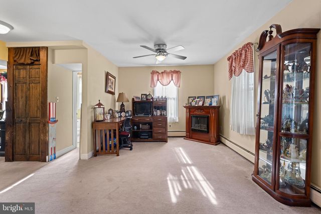 48 HELEN AVE, Maple Shade, NJ 08052