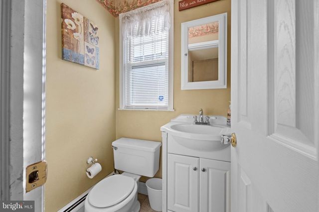 48 HELEN AVE, Maple Shade, NJ 08052