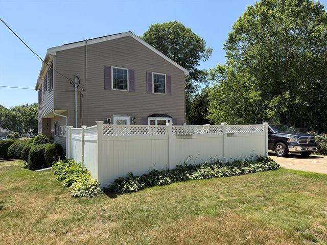 3 Walnut Knolls, Canton, MA 02021