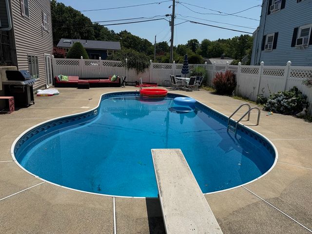 3 Walnut Knolls, Canton, MA 02021