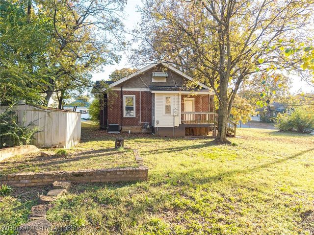 1907 S R Street, Fort Smith, AR 72901