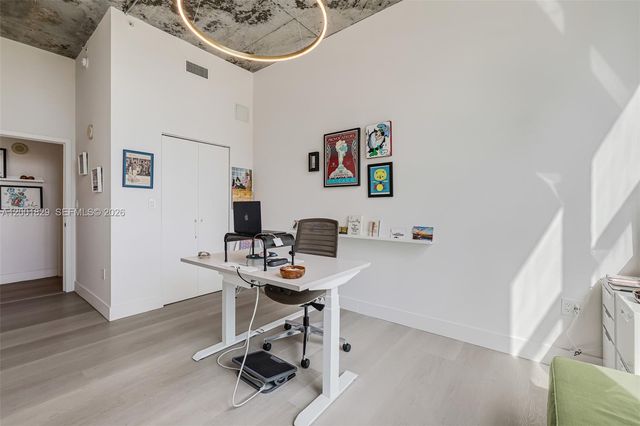 2001 Biscayne Blvd 2617, Miami, FL 33137