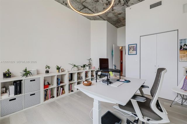 2001 Biscayne Blvd 2617, Miami, FL 33137