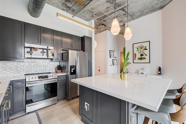 2001 Biscayne Blvd 2617, Miami, FL 33137