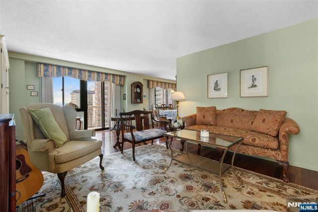 151 Prospect Avenue 9D, Hackensack, NJ 07601