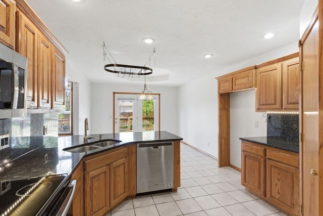 3551 W Cole Street, Battlefield, MO 65619