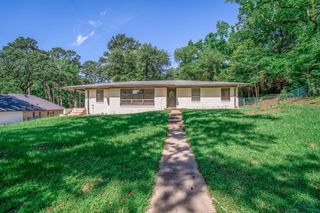 601 Wood St., Gladewater, TX 75647