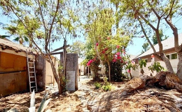 15741 Wyandotte Street, Van Nuys, CA 91406
