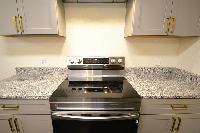 6197 N Millbrook Avenue, Fresno, CA 93710