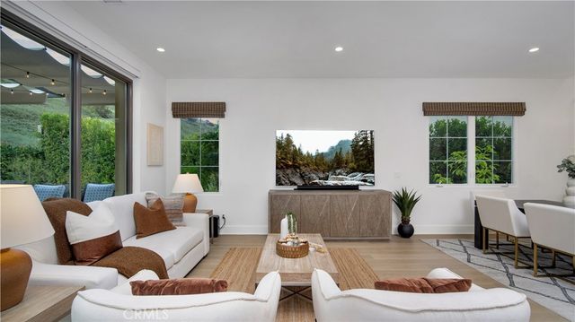 343 Paradiso, Irvine, CA 92602