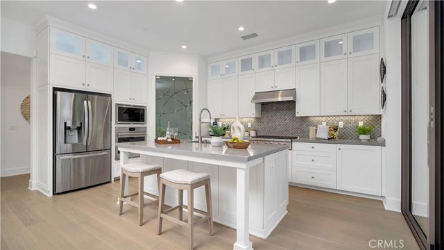 343 Paradiso, Irvine, CA 92602