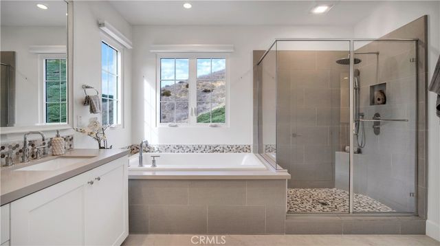 343 Paradiso, Irvine, CA 92602