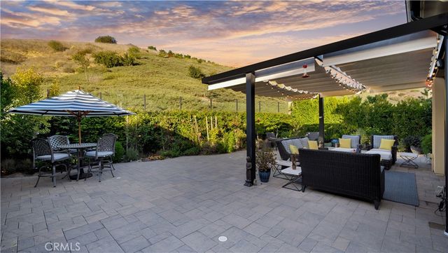 343 Paradiso, Irvine, CA 92602