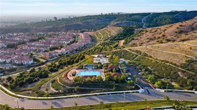 343 Paradiso, Irvine, CA 92602