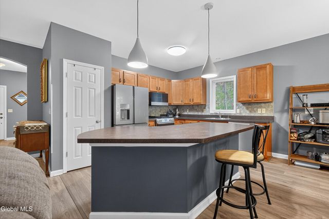 18 Amber Lane, Moreau, NY 12828