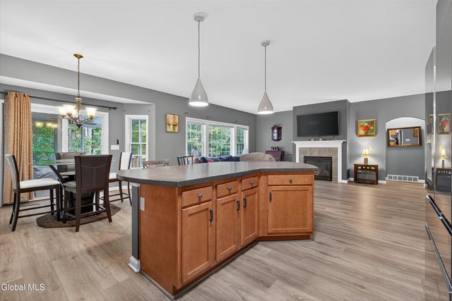 18 Amber Lane, Moreau, NY 12828