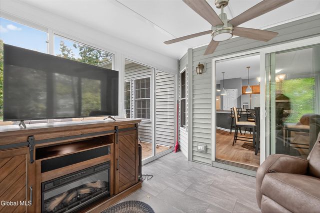 18 Amber Lane, Moreau, NY 12828