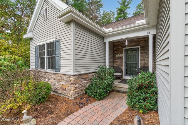 18 Amber Lane, Moreau, NY 12828