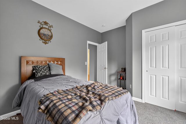 18 Amber Lane, Moreau, NY 12828