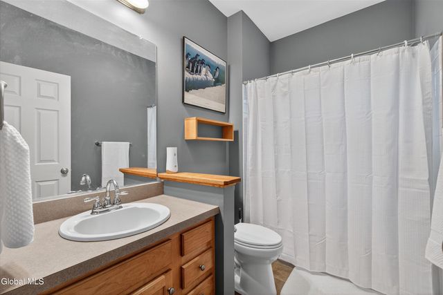 18 Amber Lane, Moreau, NY 12828