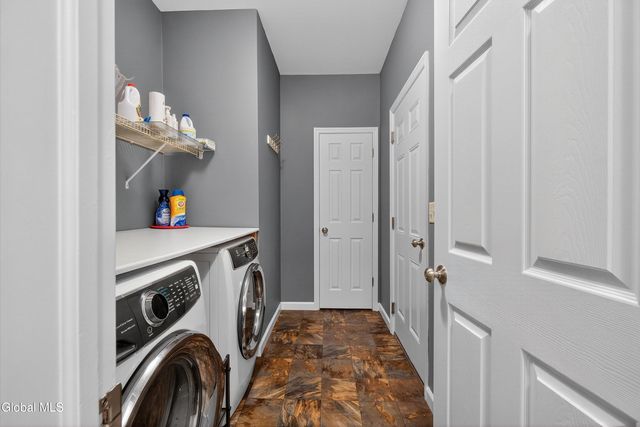 18 Amber Lane, Moreau, NY 12828