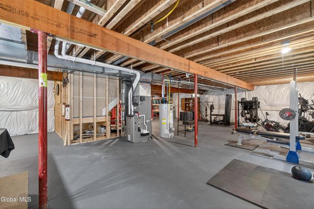 18 Amber Lane, Moreau, NY 12828