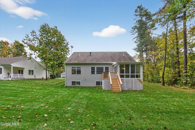 18 Amber Lane, Moreau, NY 12828