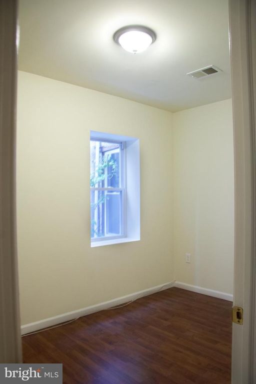 Image 5 of property listing at 6006 CHESTNUT ST, Philadelphia, PA 19139