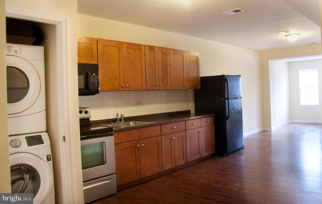 Image 9 of property listing at 6006 CHESTNUT ST, Philadelphia, PA 19139