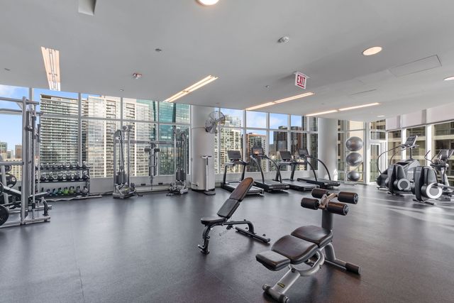 340 E RANDOLPH Street 2905, Chicago, IL 60601