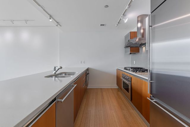 340 E RANDOLPH Street 2905, Chicago, IL 60601