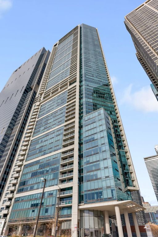 340 E RANDOLPH Street 2905, Chicago, IL 60601