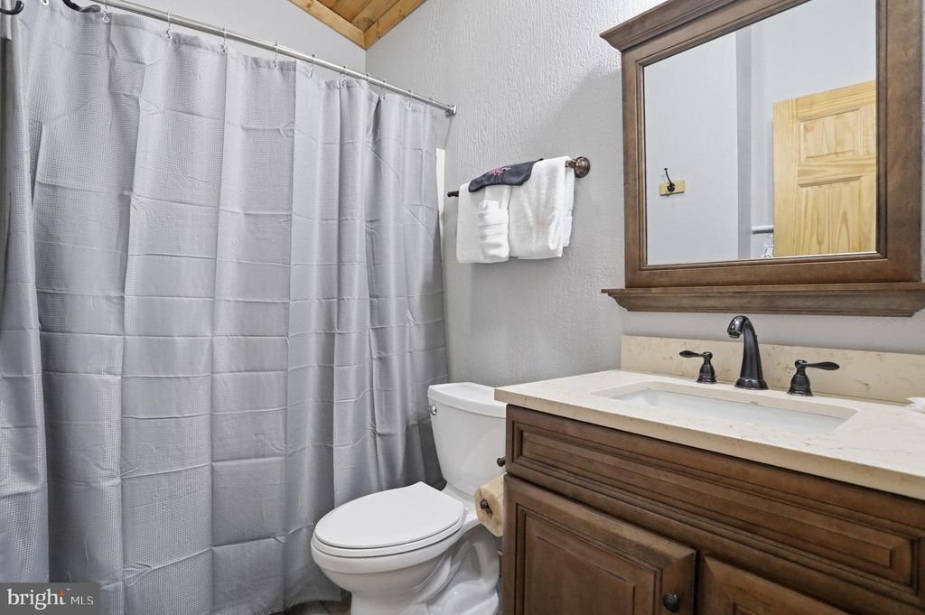 Image 6 of property listing at 26 LAKESIDE VILLAGE LANE, Mc Henry, MD 21541