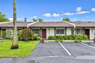 518 NE 199th Ln 3R, Miami, FL 33179
