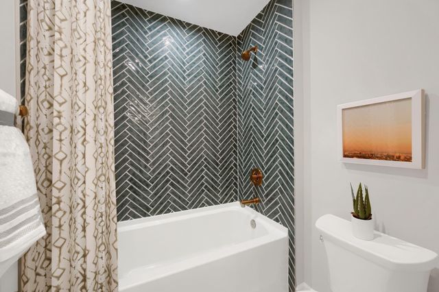 8013 Glenwood Drive, Lino Lakes, MN 55014