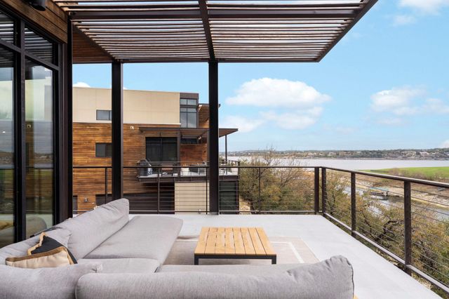 1101 Ivean Pearson RD F201, Lago Vista, TX 78645