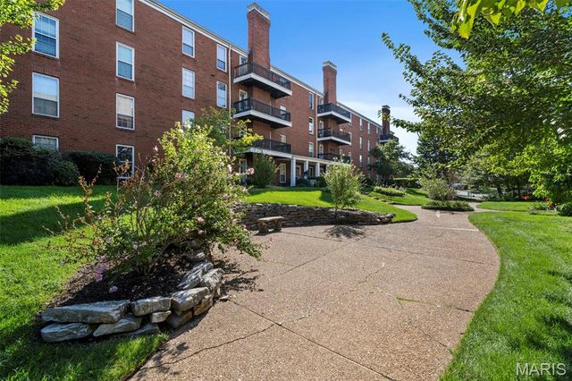 10358 Chimney Rock Drive 31, St Louis, MO 63146