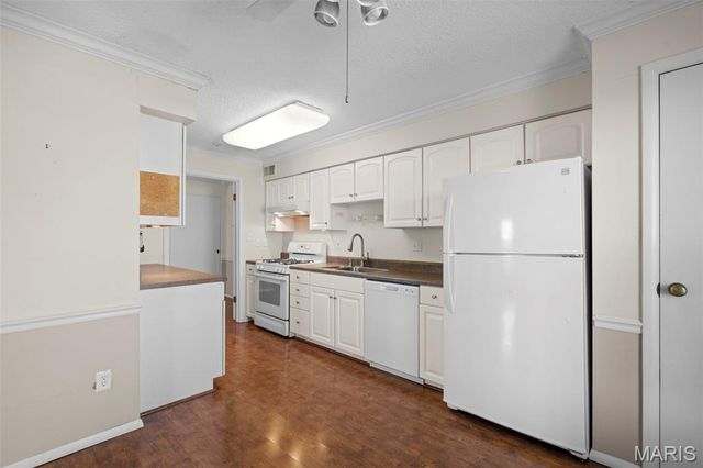 10358 Chimney Rock Drive 31, St Louis, MO 63146
