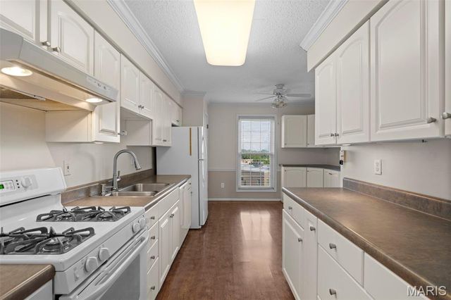 10358 Chimney Rock Drive 31, St Louis, MO 63146