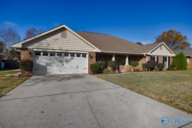 618 Summer Cove Circle NW, Madison, AL 35757