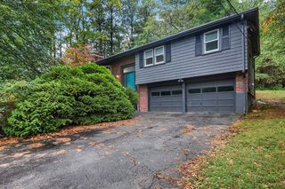 10 Hillcrest Road, Medfield, MA 02052