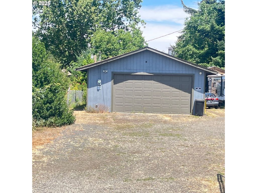 Crocker Ln, Eugene, OR 97404