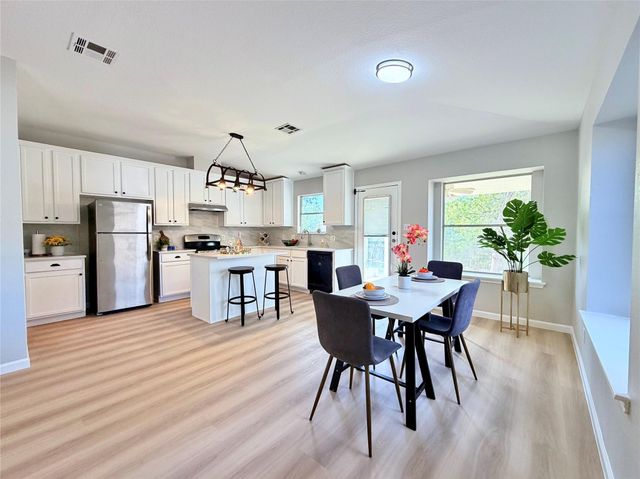 2417 Hallie LN, Round Rock, TX 78664