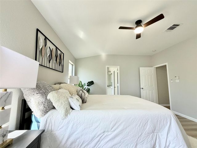 2417 Hallie LN, Round Rock, TX 78664