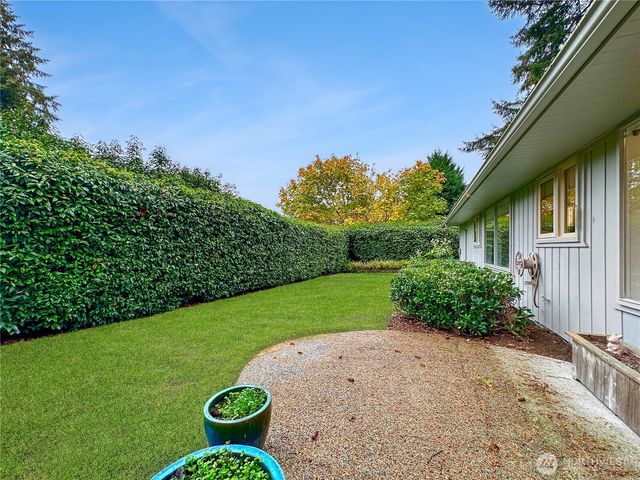 7920 NE 26th Street, Medina, WA 98039